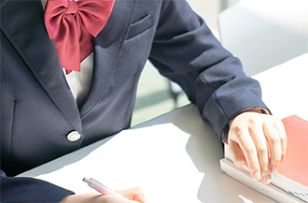 中高生の英語学習に！効率的な時間の使い方とおすすめの方法を解説サムネイル